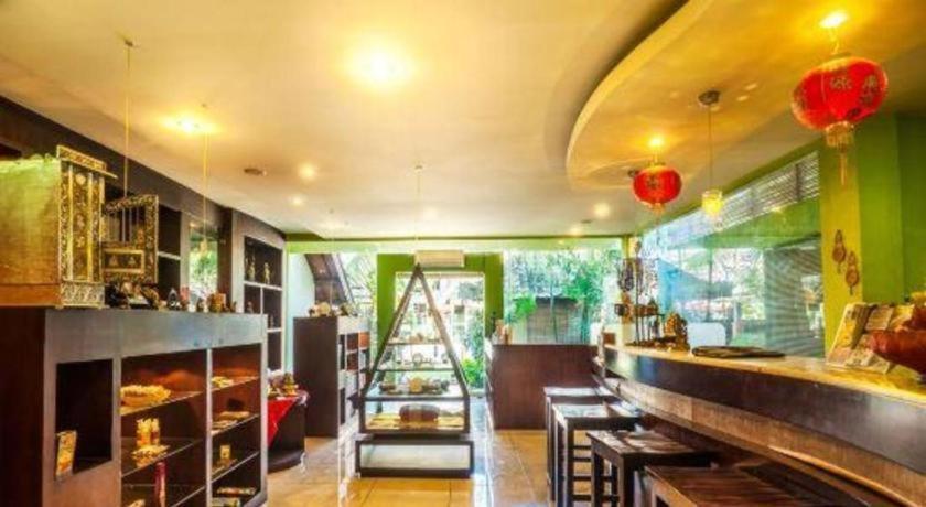 Al-Isha Dharamshala Hotel Kuta  Bagian luar foto