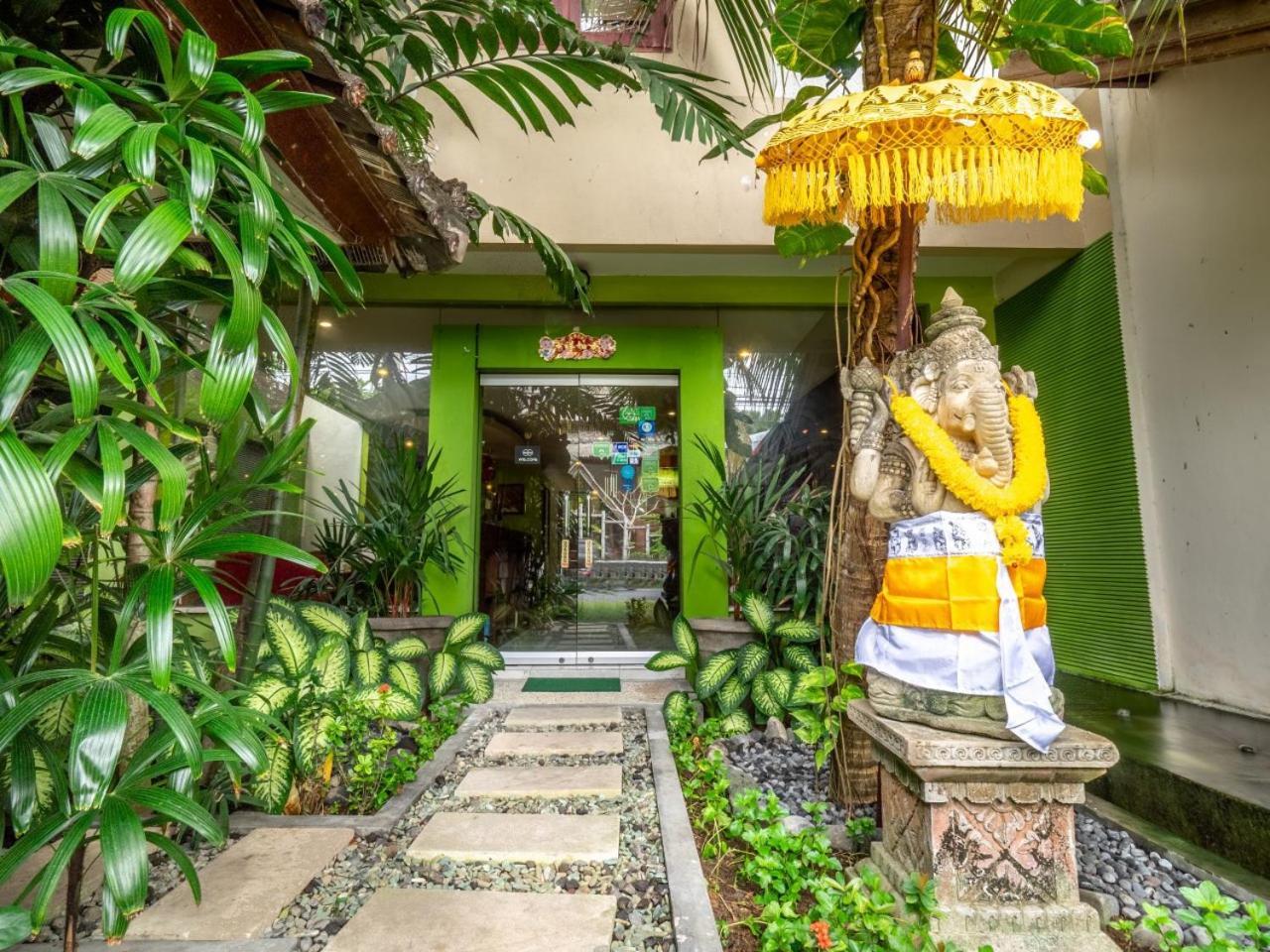 Al-Isha Dharamshala Hotel Kuta  Bagian luar foto