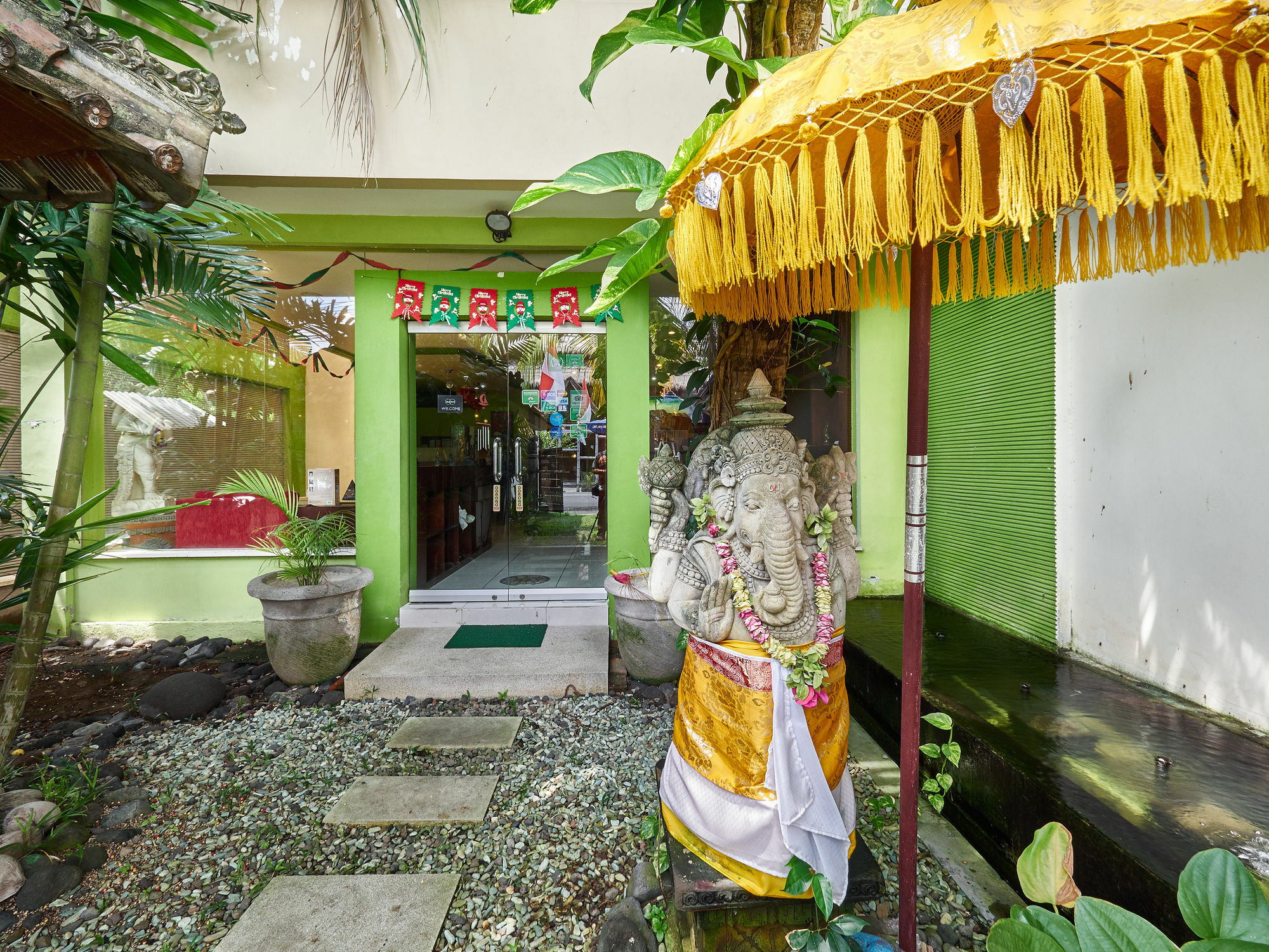 Al-Isha Dharamshala Hotel Kuta  Bagian luar foto