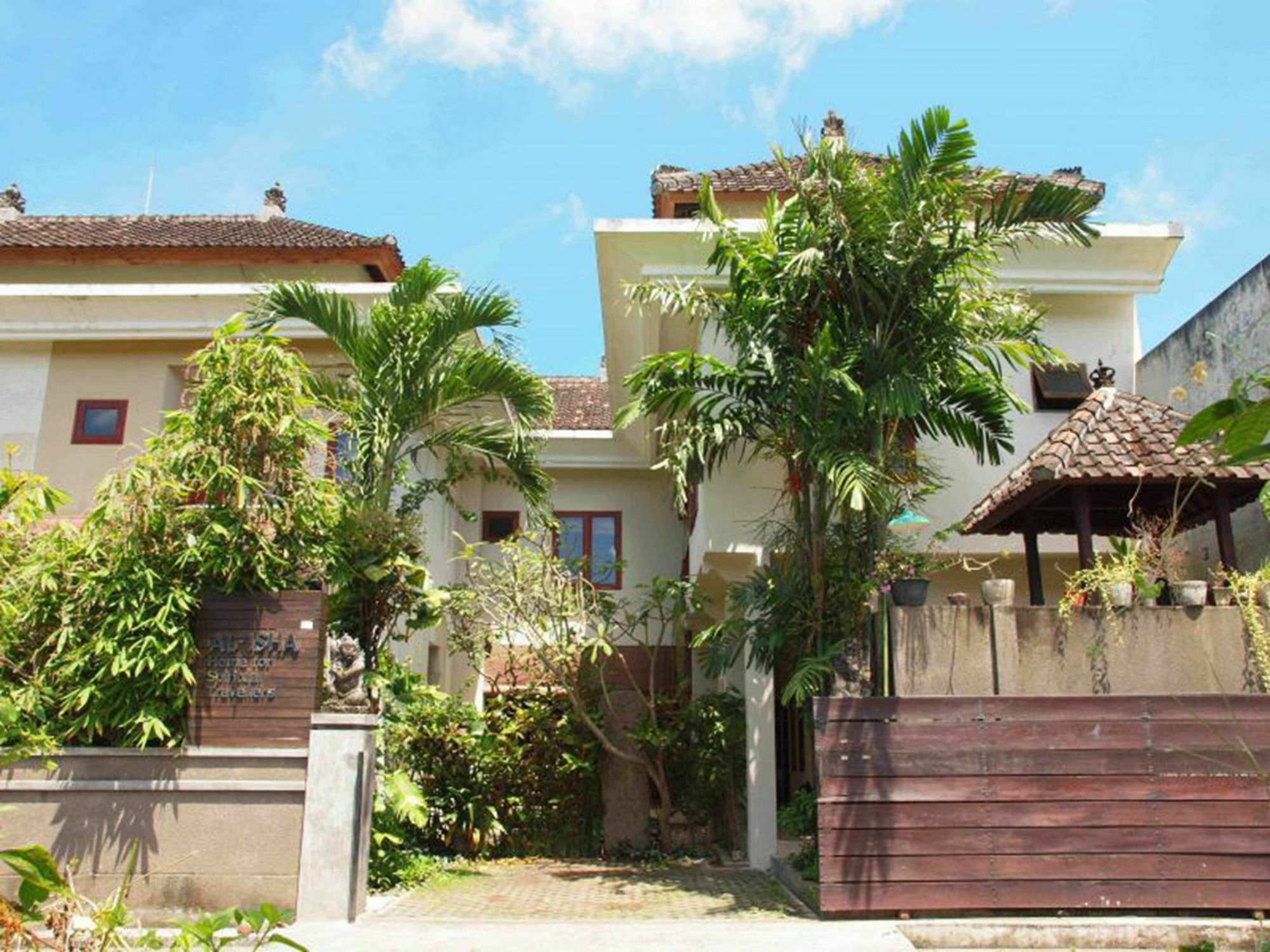 Al-Isha Dharamshala Hotel Kuta  Bagian luar foto